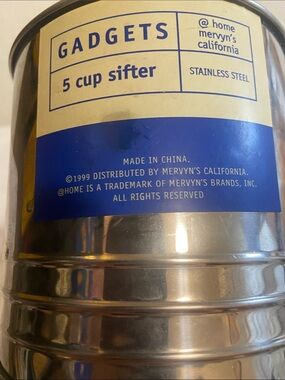 GADGETS 5-Cup Stainless Steel Sifter - Polished Silver